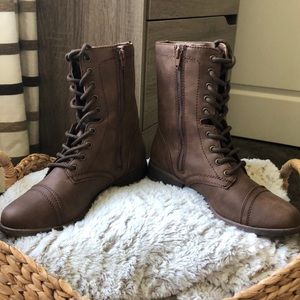 NWOT Brown lace up Boots